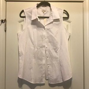 White collared sleeveless shirt